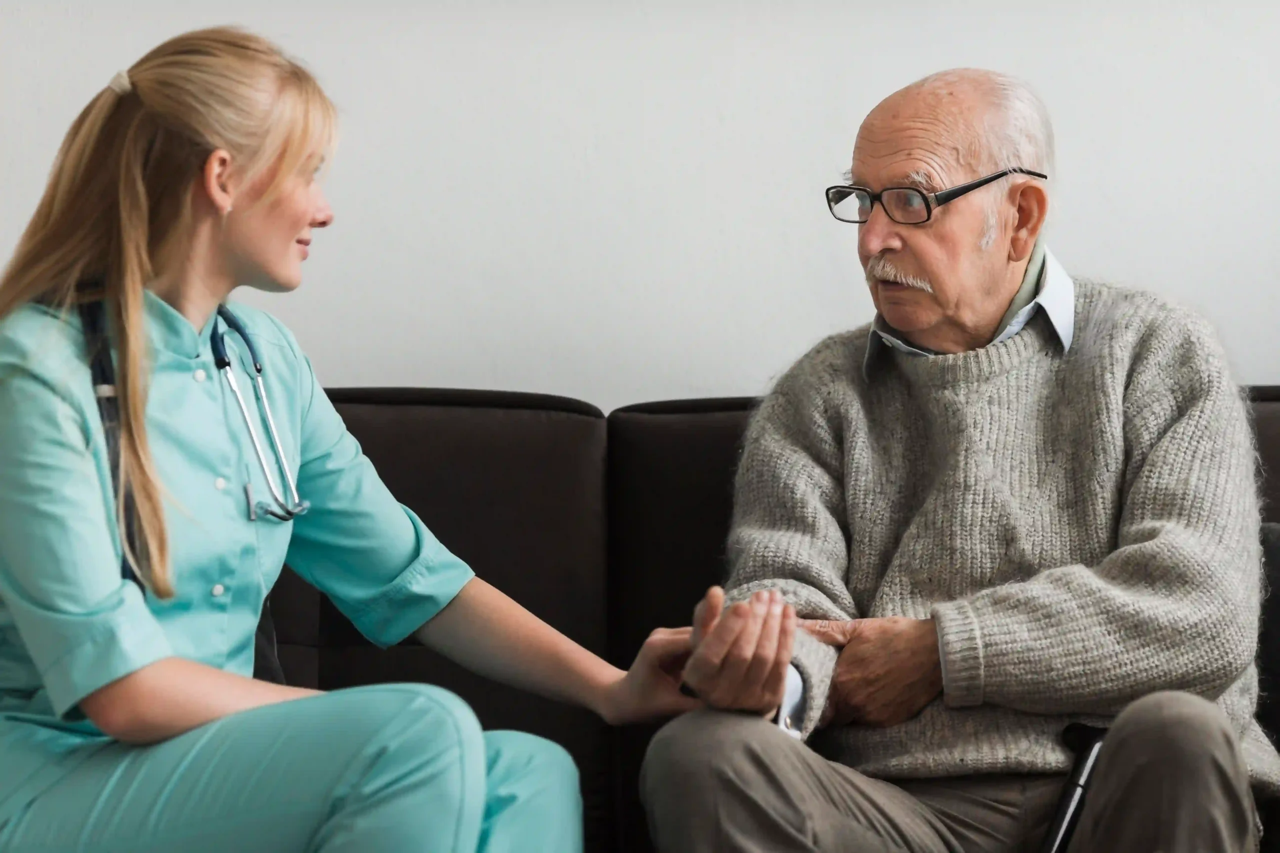 Female doctor providing in-home care for older adult in Scottsdale’s 85255