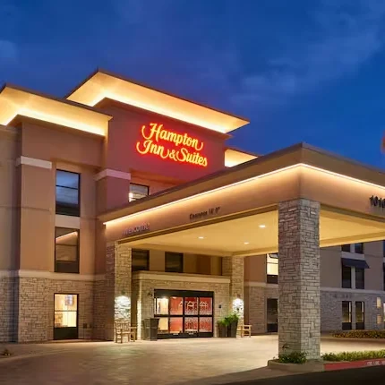 Exterior night view of Hampton Inn & Suites Phoenix Scottsdale on Shea Boulevard