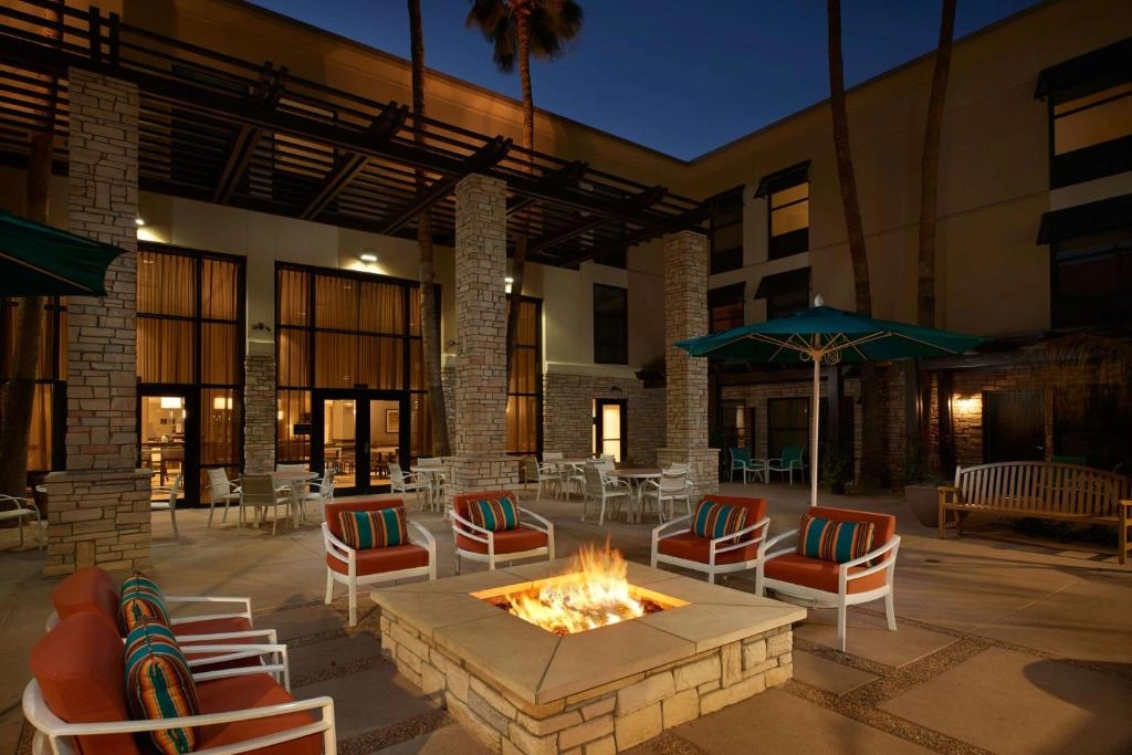 Exterior night view of Hampton Inn & Suites Phoenix Scottsdale on Shea Boulevard